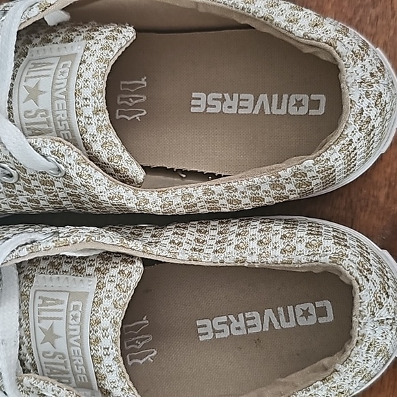 Converse Chuck Taylor Unique (Not sold in Canada)European Gold and White Design - Picture 5 of 8